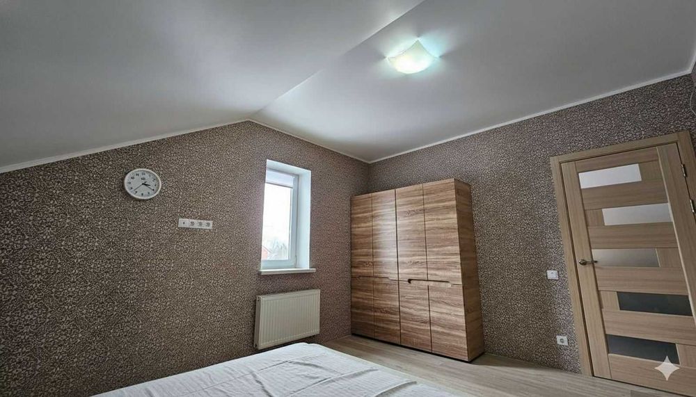 Продам сучасний будинок біля Києва в 10хв від метро Бориспільська. Газ