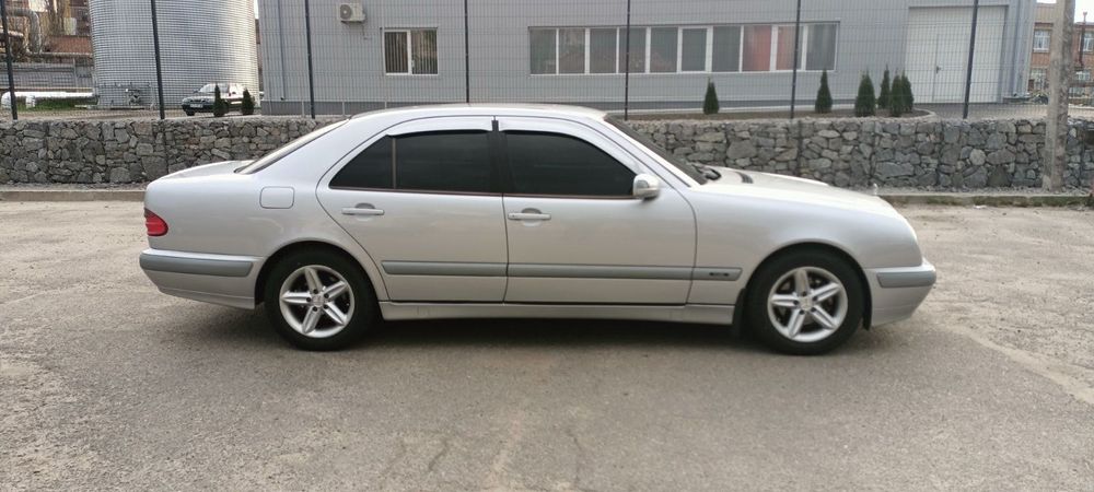 Мерседес w210 2001 год