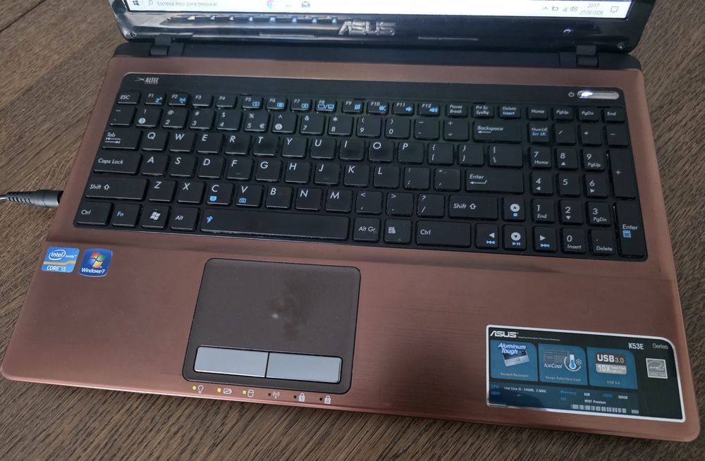 Portátil Asus i5 excelente estado estético