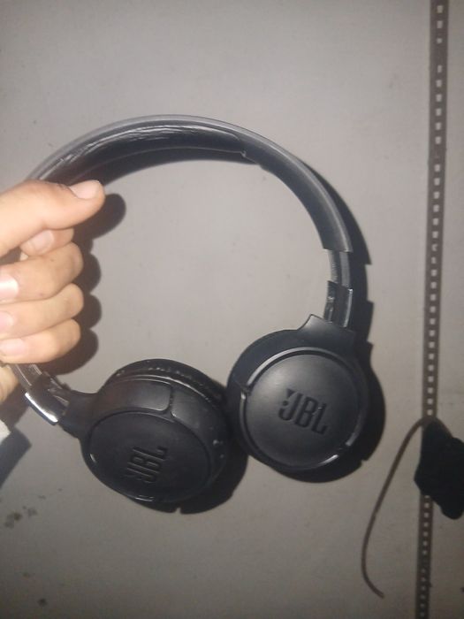 JBL Tune 520BT Wireless On-Ear Headphones