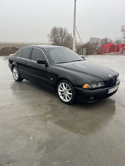 Продам бмв е39 525і
