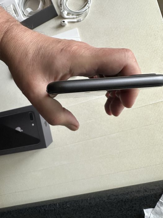 iPhone 8 Plus 64GB Space Gray полная оригинальная комплектация