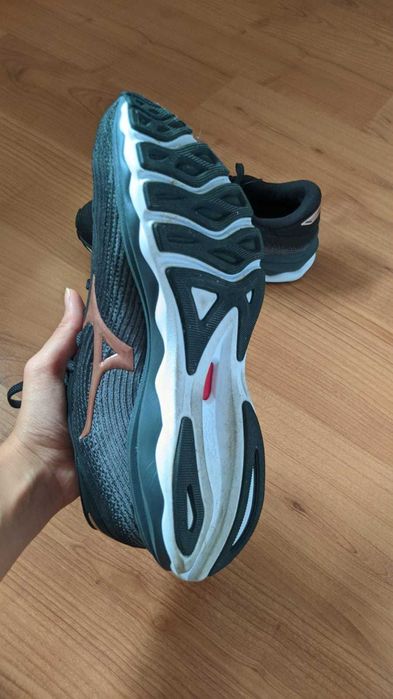 Tênis de corrida feminino mizuno wave sky 5 N°39
