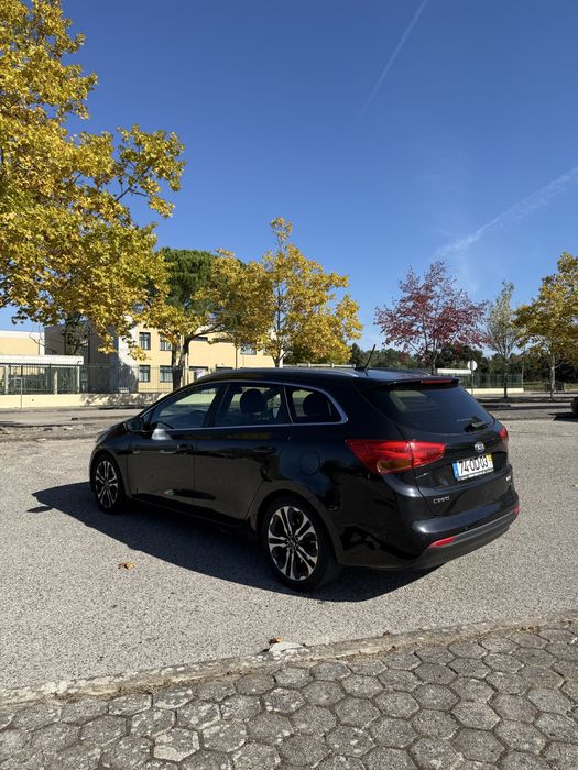 Kia Ceed SW 1.6 CRDI versão TX
