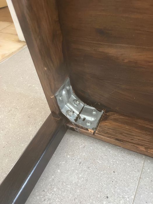 Mesas em pinho em boa condicao