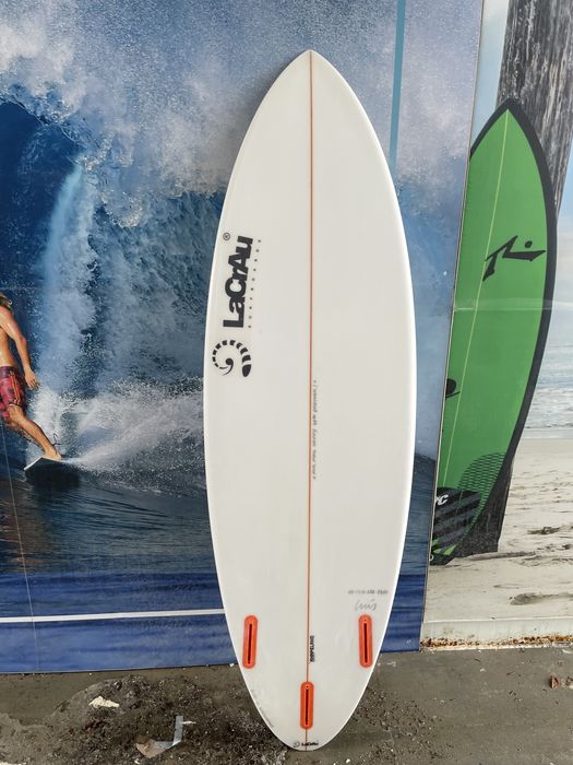Surfboard Lacrau semi novo 5’8