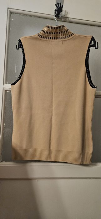 Blusa com aplicações