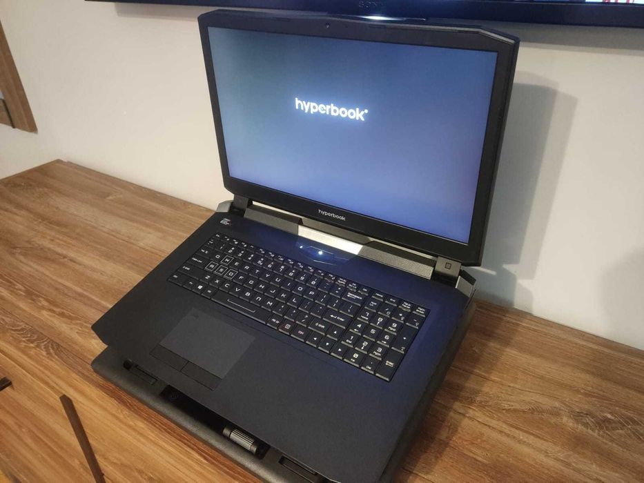Hyperbook x77 | i9 9900K | RTX 2080 8GB | 64GB RAM | 3TB SSD NVMe