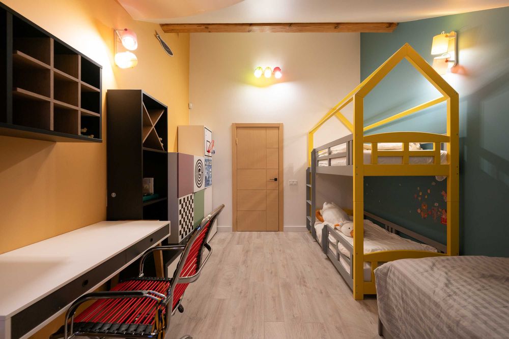 Продаж котеджу з ремонтом на вулиці Роксоляни!