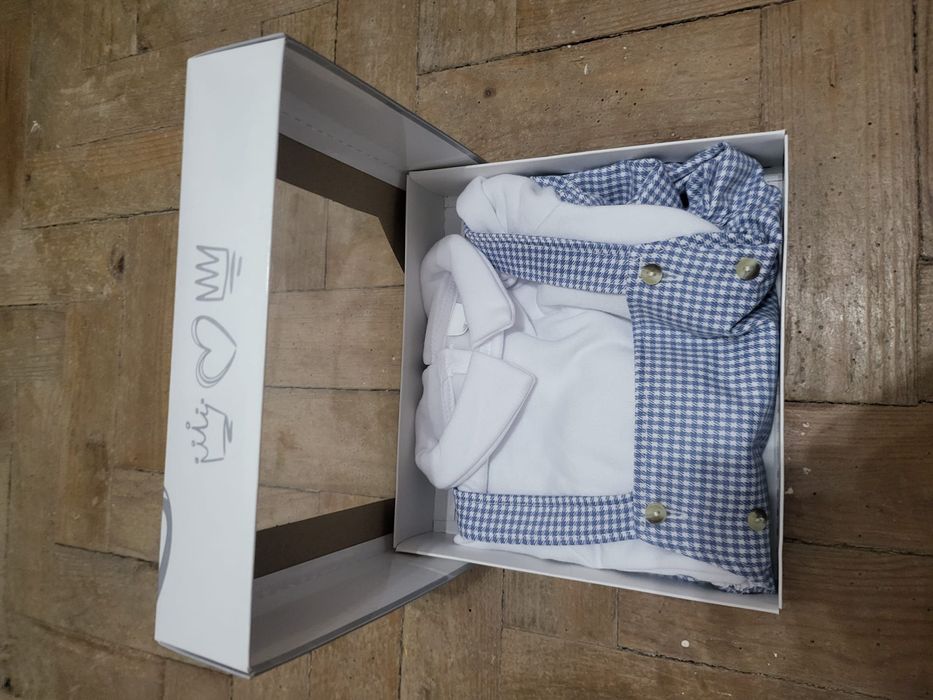 Vendo conjunto e casaco