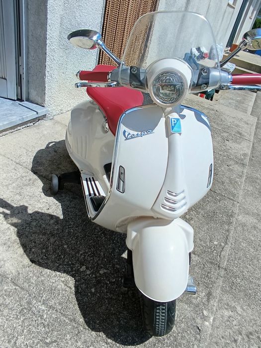 Vespa de criança a bateria