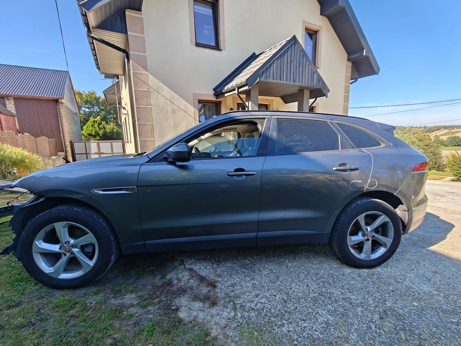 Jaguar F-Pace