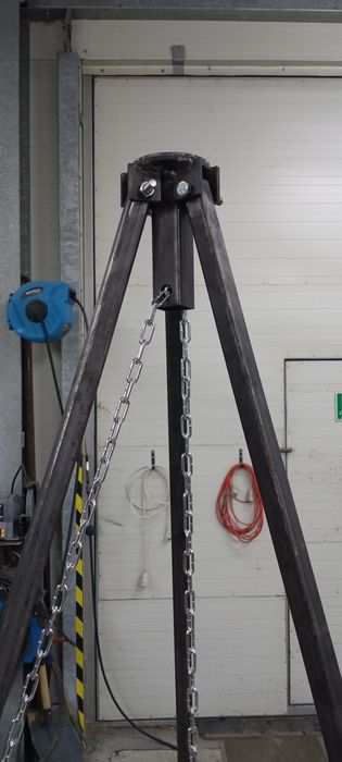 Gril trój nóg stalowy