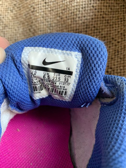 Продам кроссовки Nike