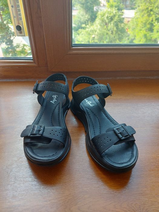 Сандалі, босоніжки. Шкіра. 38р.