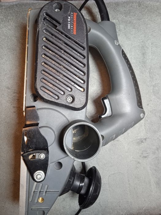 Електрорубанок під ремонт