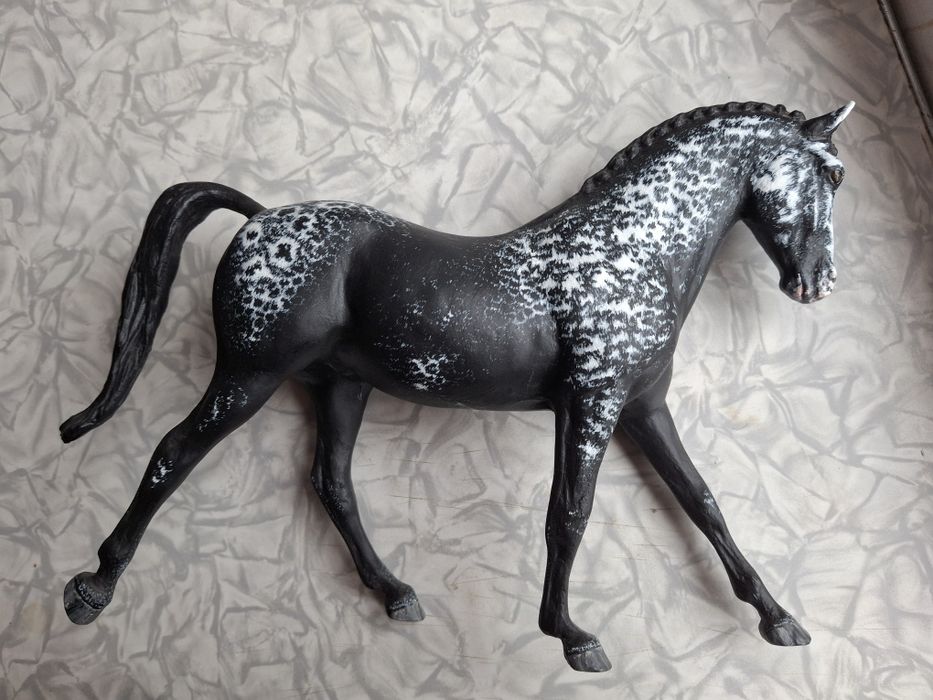 Фигурка лошади Breyer