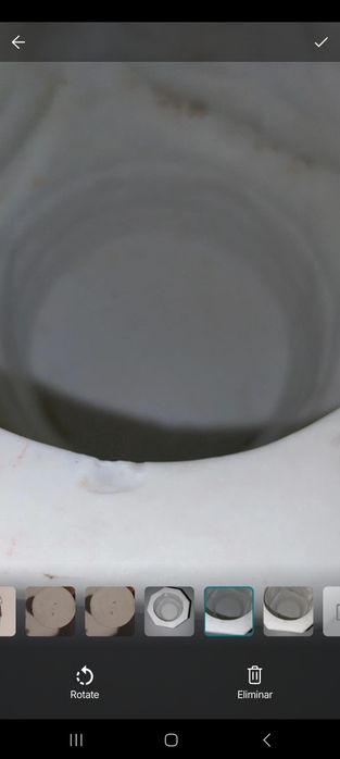 Vaso antigo em cerâmica
10 cm de diâmetro e de altura aproximadamente