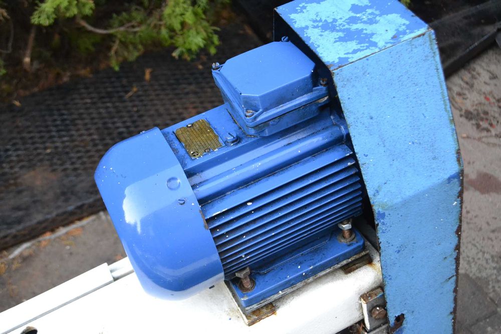 Podnośnik dwukolumnowy CAR LIFT OSTRÓW WLKP,śrubowy,na ramie,4500kg