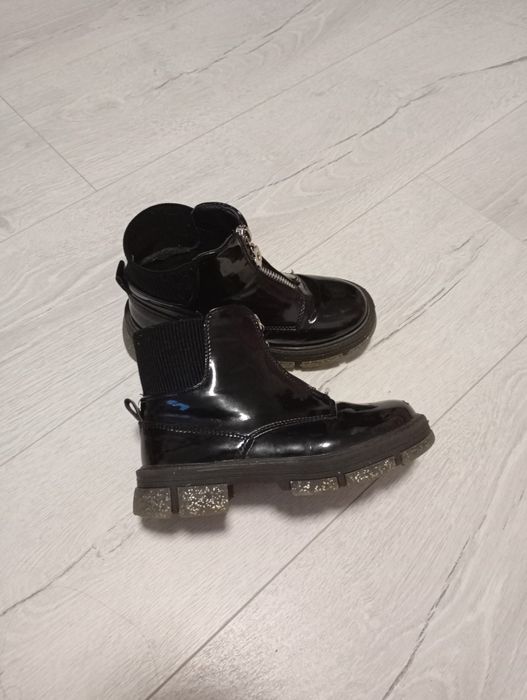 Чобітки , черевички