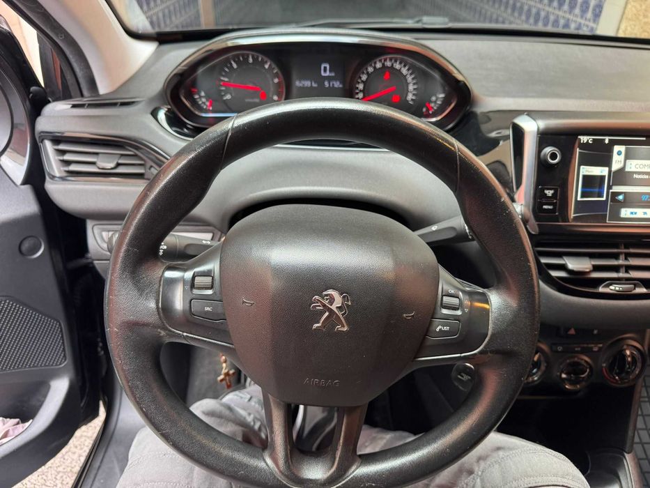 Peugeot 208 1.6 HDi – Económico e Fiável | 2012