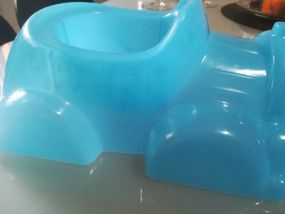 Pote formato carrinho