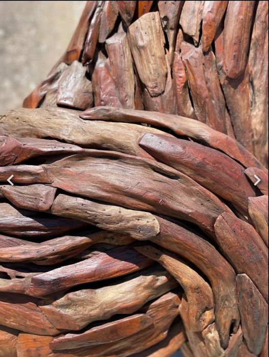 Escultura cavalo em madeira