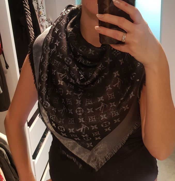Chusta Louis Vuitton model Shine