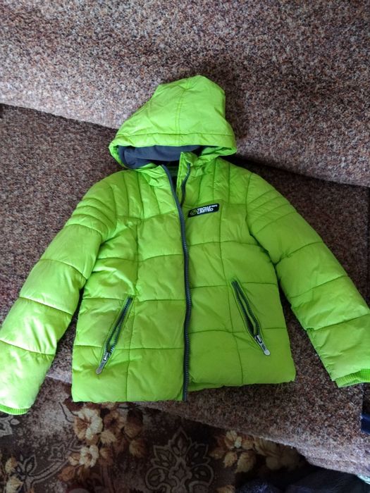 Продам куртку дитячу