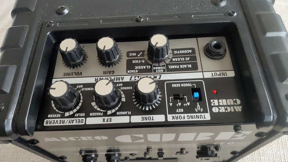 Гитарный комбоусилитель Roland Micro Cube