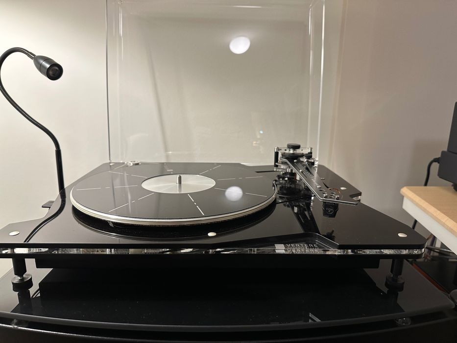 Gira-discos Vertere DG-1 em excelente estado.