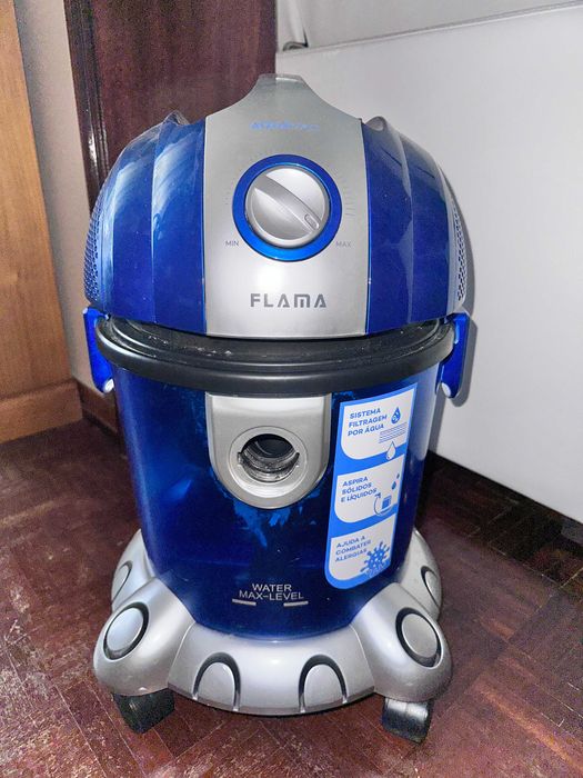 Aspirador com filtro de água