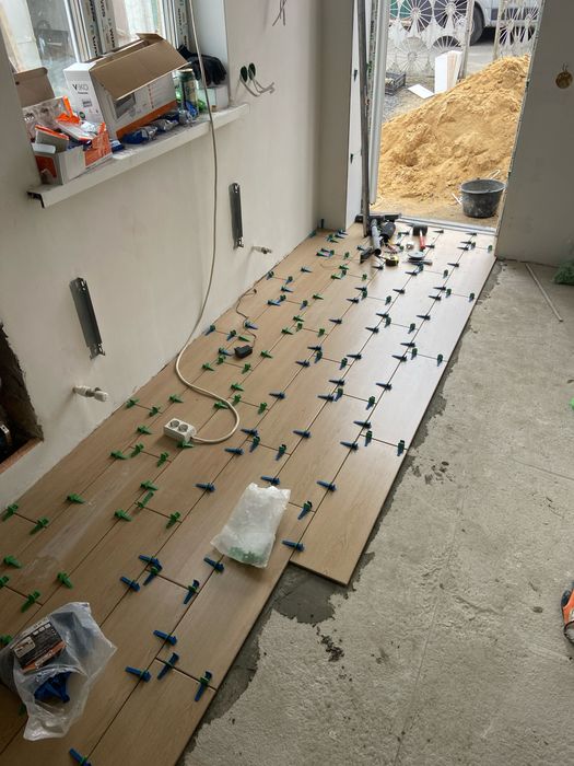 Укладання плитки, облицювання плиткою, плиточні роботи, плитка,