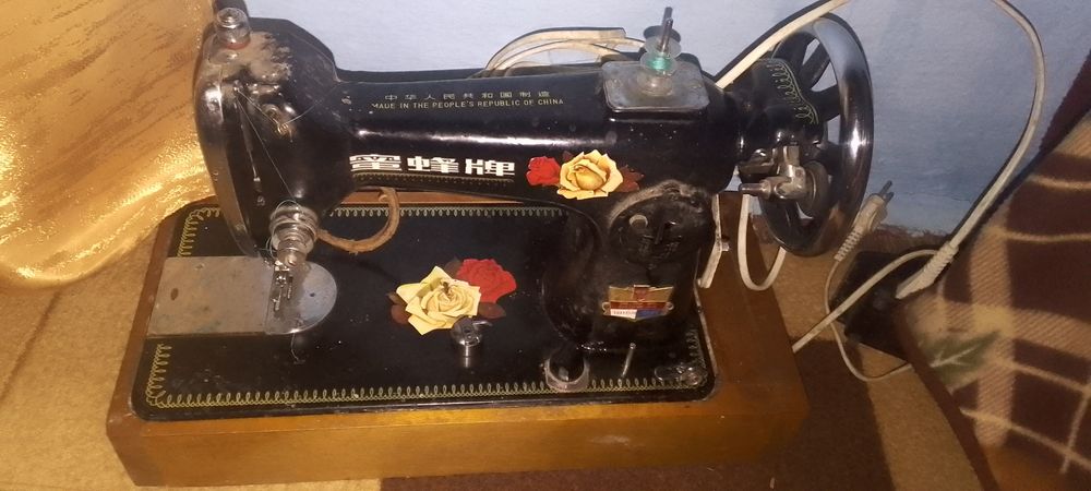 Швейна машинка б/у в робочому стані