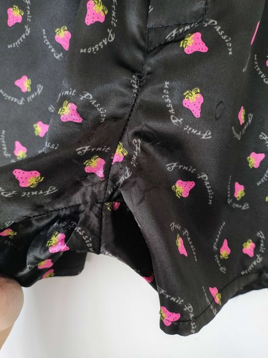 Czarne szorty spodenki piżamowe piżama C&A w owoce truskawki S