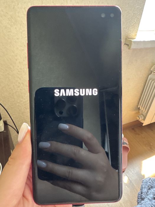 Продам samsung s10+