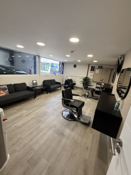 Barbearia ou salao pronta a trabalhar