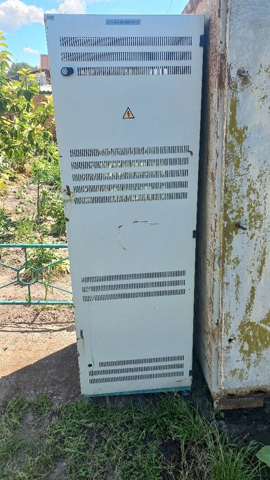 Шкаф металевий.Ідеальний стан