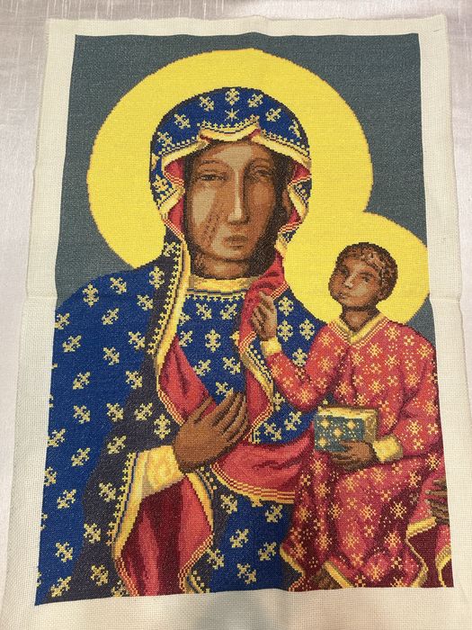 Matka Boska wyszywana haftem krzyżykowym