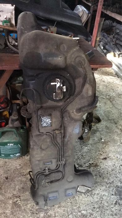 Паливний бак бензобак Nissan juke 1.6i 2010-17 17205-9u01a