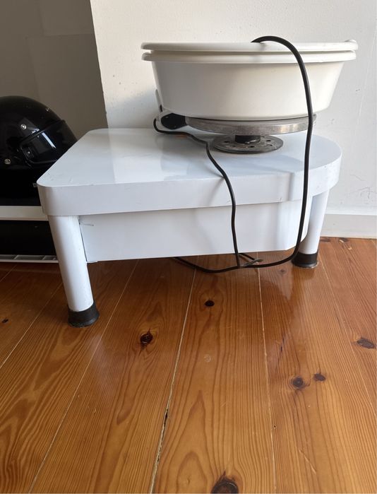 Roda de ceramica eletrica