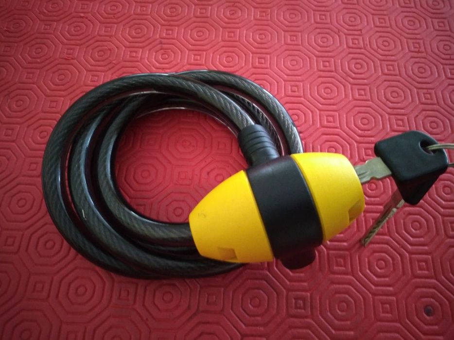 Bomba de ar e cadeado