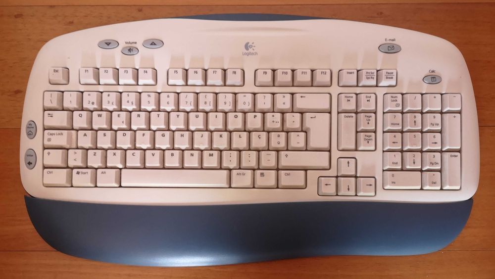 Teclado Logitech sem fios