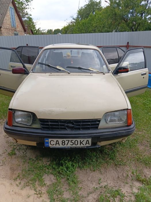 Продам хорошу машину