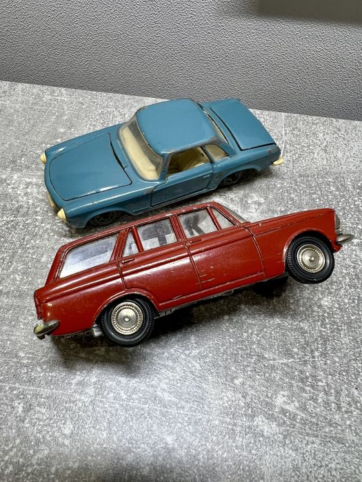 Моделька авто 1:43 ссср москвич 426/427