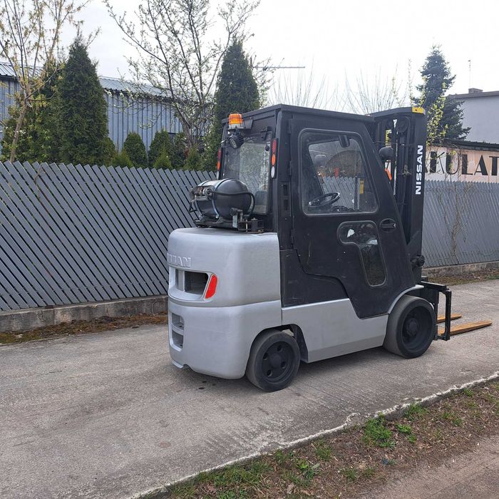 Wózek widłowy Nissan 3,6T  Triplex 4 sekcje