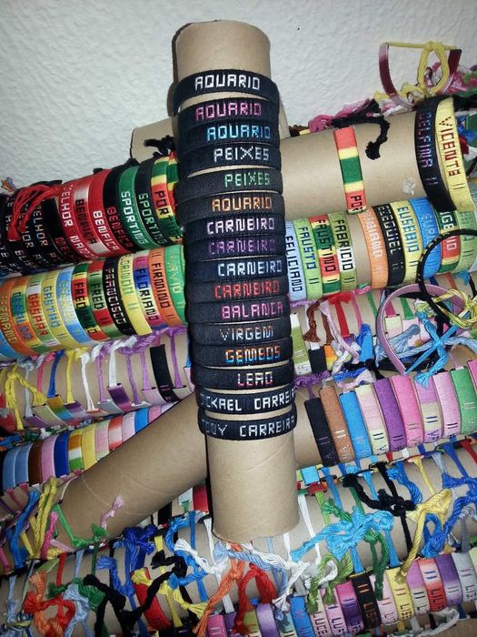 Pulseiras com nomes clubes signos
