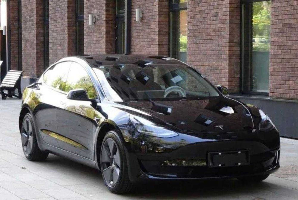 Продаю Tesla model 3 2022 RWD