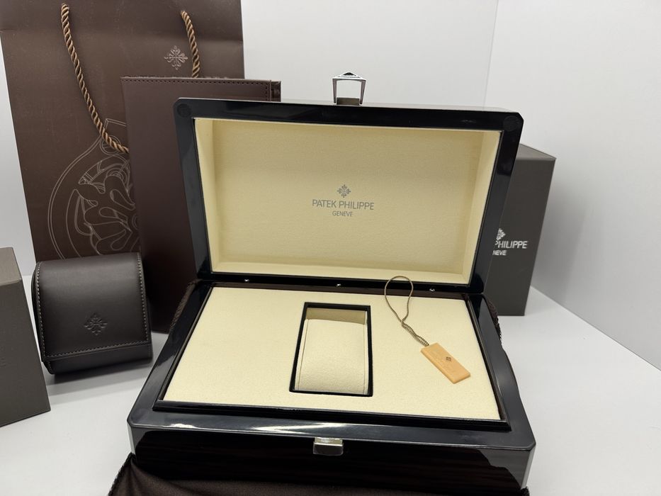Фирменый коробок для часов Patek Philippe.Патек.