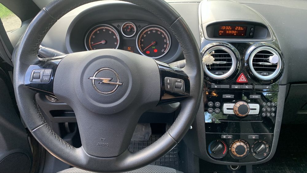 Opel corsa D /2010